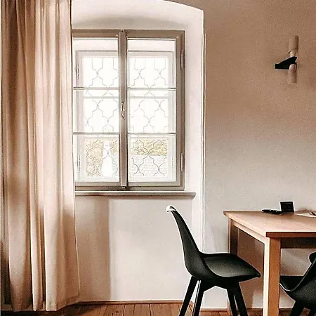 Schwarzes Haus 3*